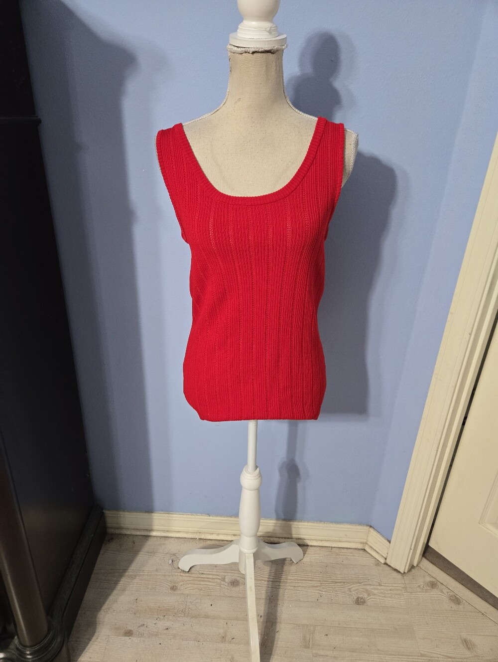 Linda Matthews Medium Womens Top